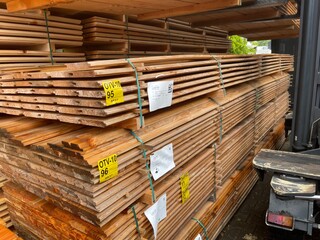 Ca. 38x Douglas Blokhutprofiel, 28x175mm, lengte 500cm